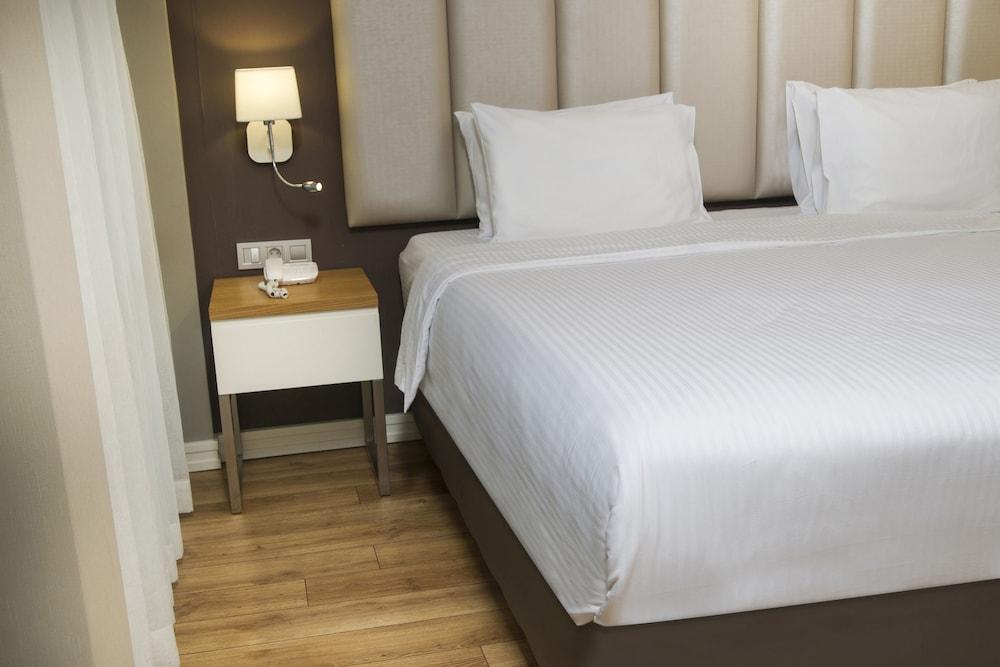 Radisson Residences Avrupa Tem Istanbul