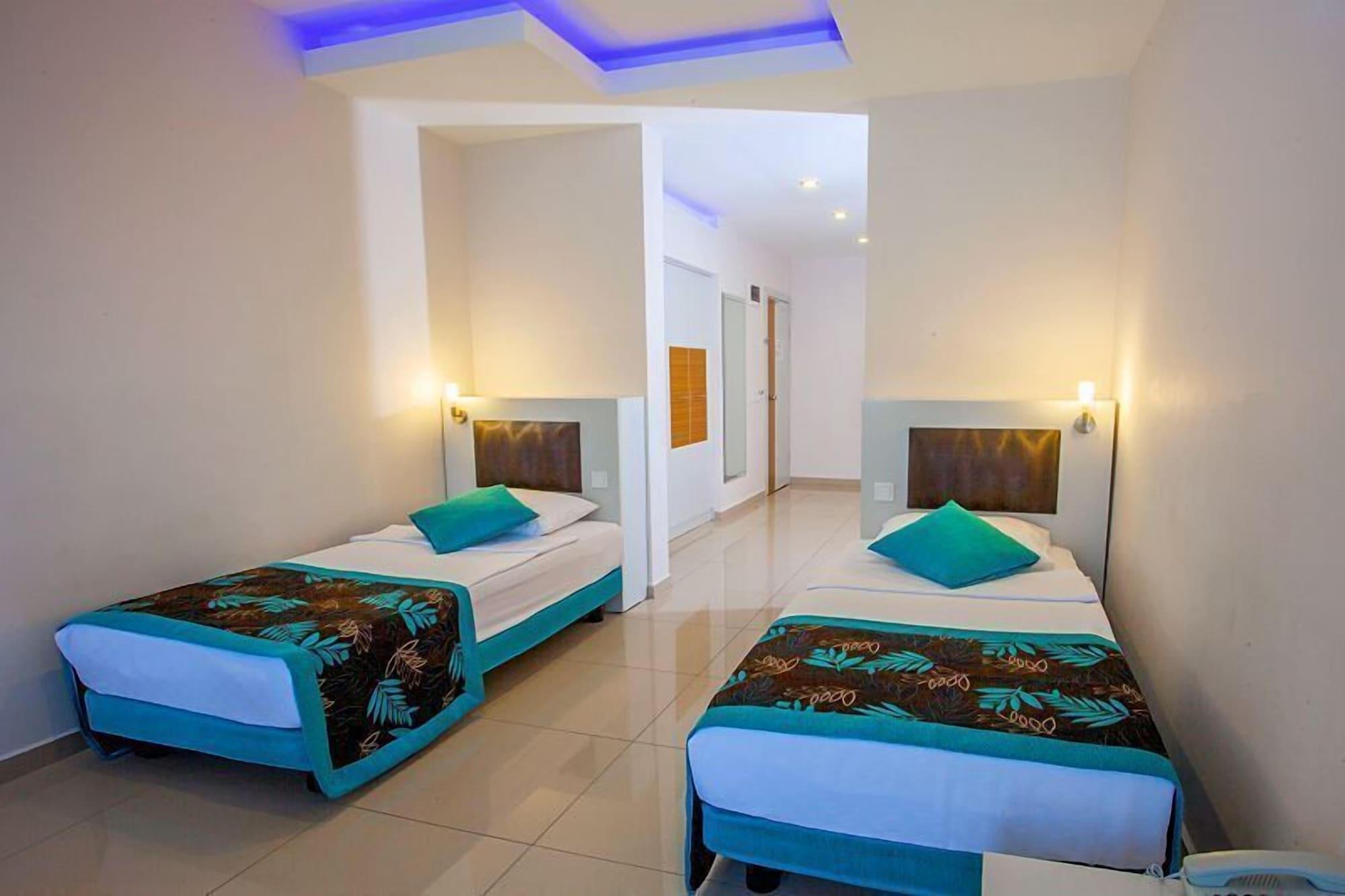 Hotel Kleopatra Ada 4*