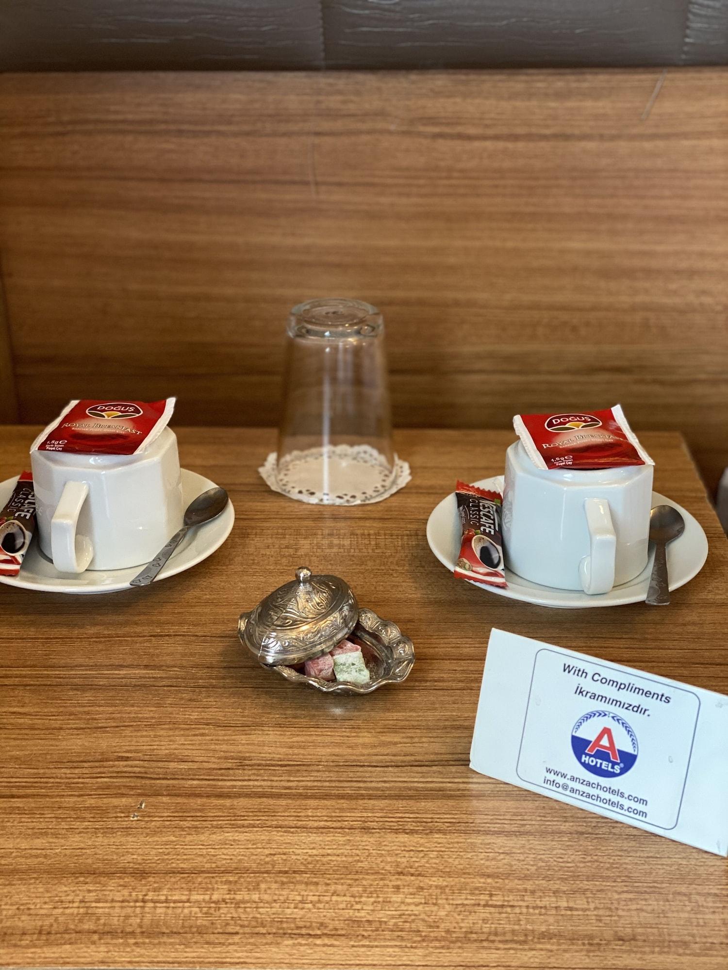 Anzac Hotel 3*