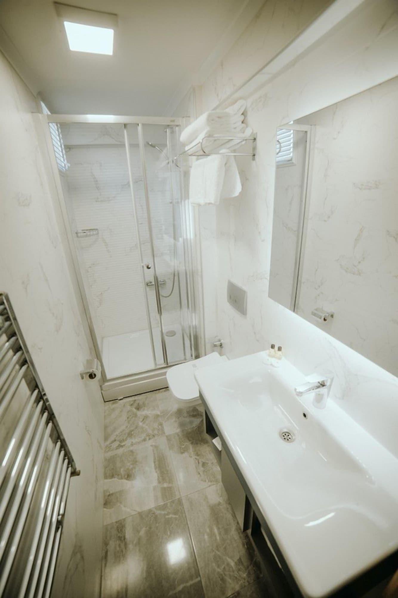 Hotel Helen 3*