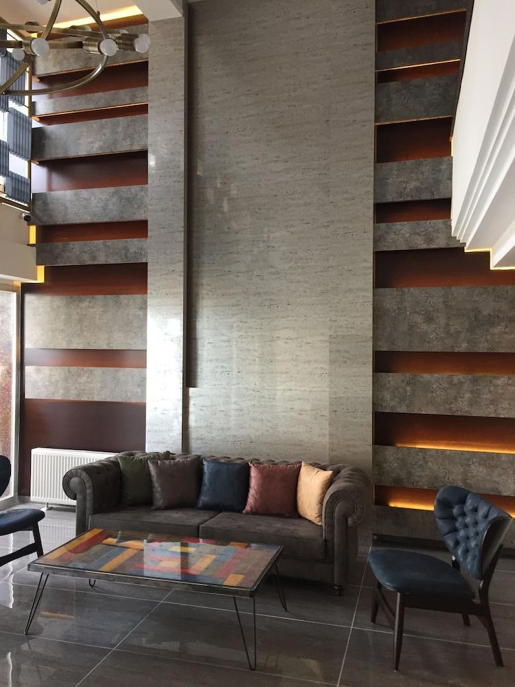 Helen Hotel 3*
