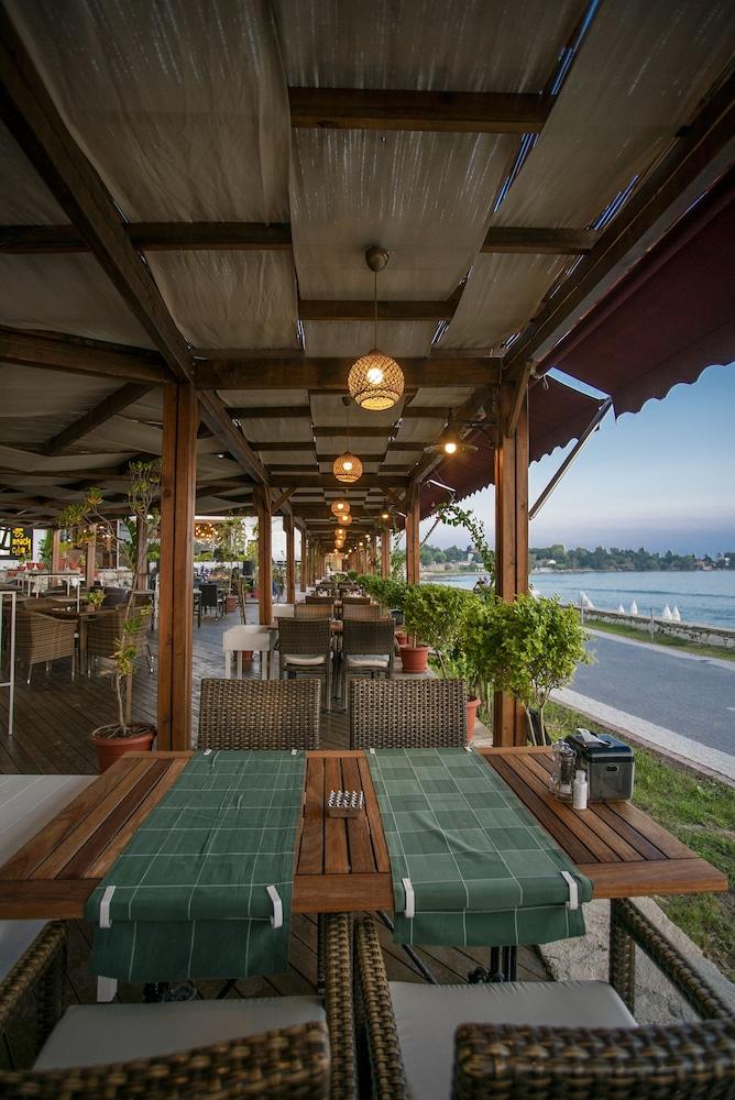 Hotel Side Beach Club Side