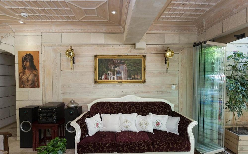 Petunya Boutique Hotel 3*