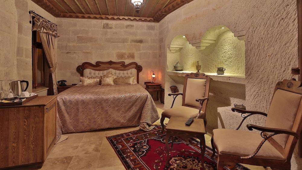 Hotel Phocas Cave 2*