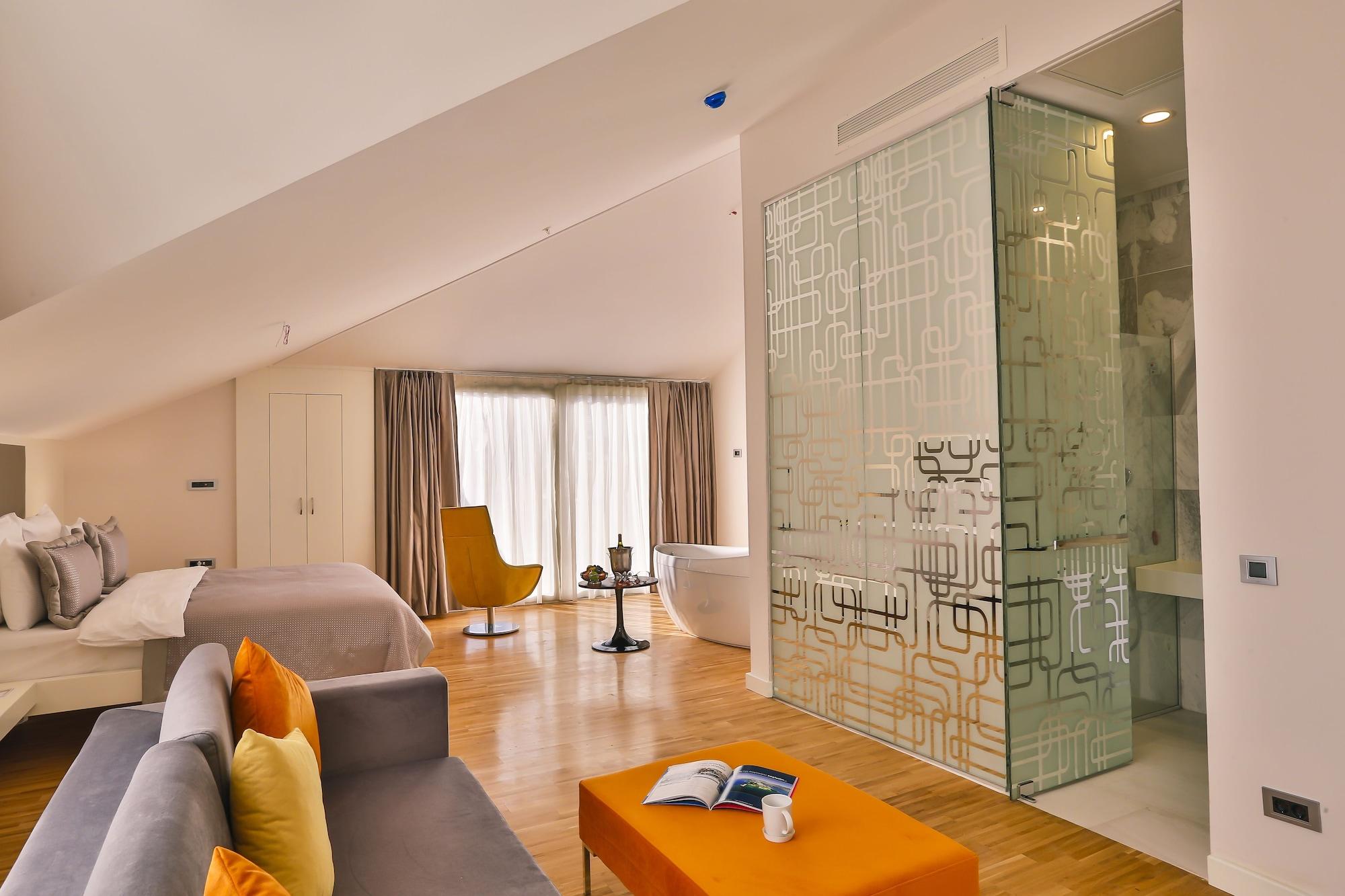Business Life Hotel 4*