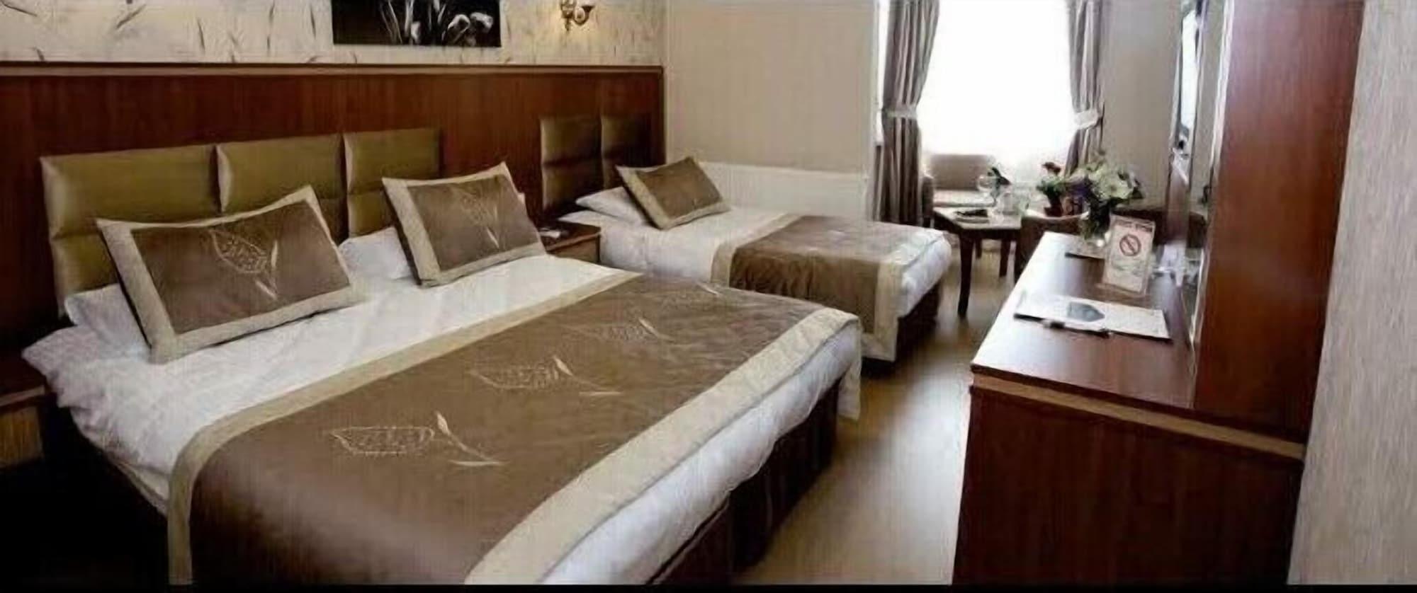Hermanos Hotel