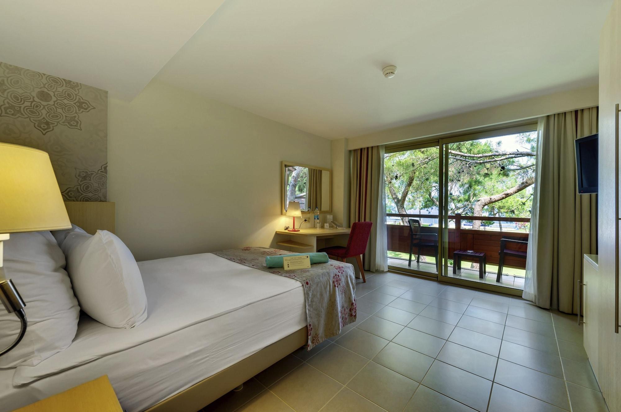 Resort Robinson Camyuva - Adults Only