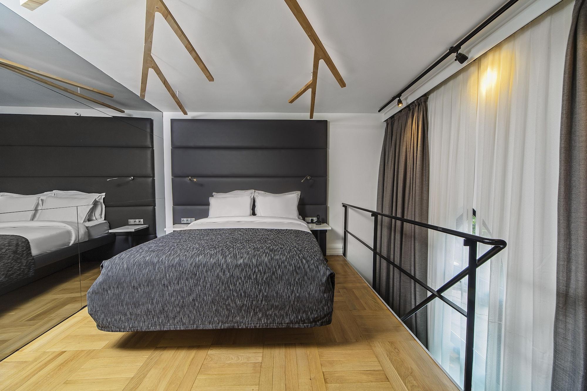 Hotel The Purl 4*