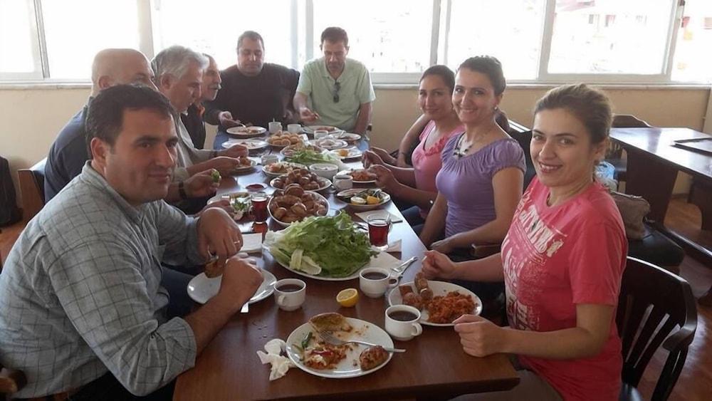 Hotel Kleopatra Saray 2*