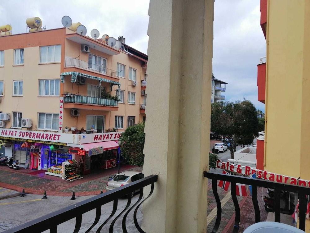 Hotel Kleopatra Saray 2*