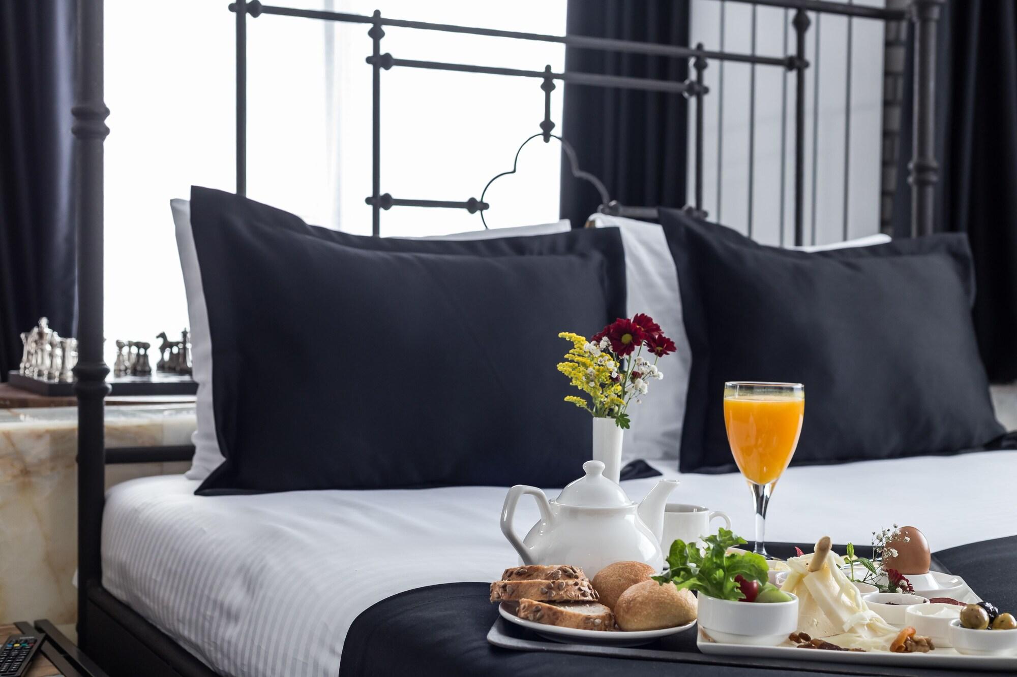 Check & Hotel 4*