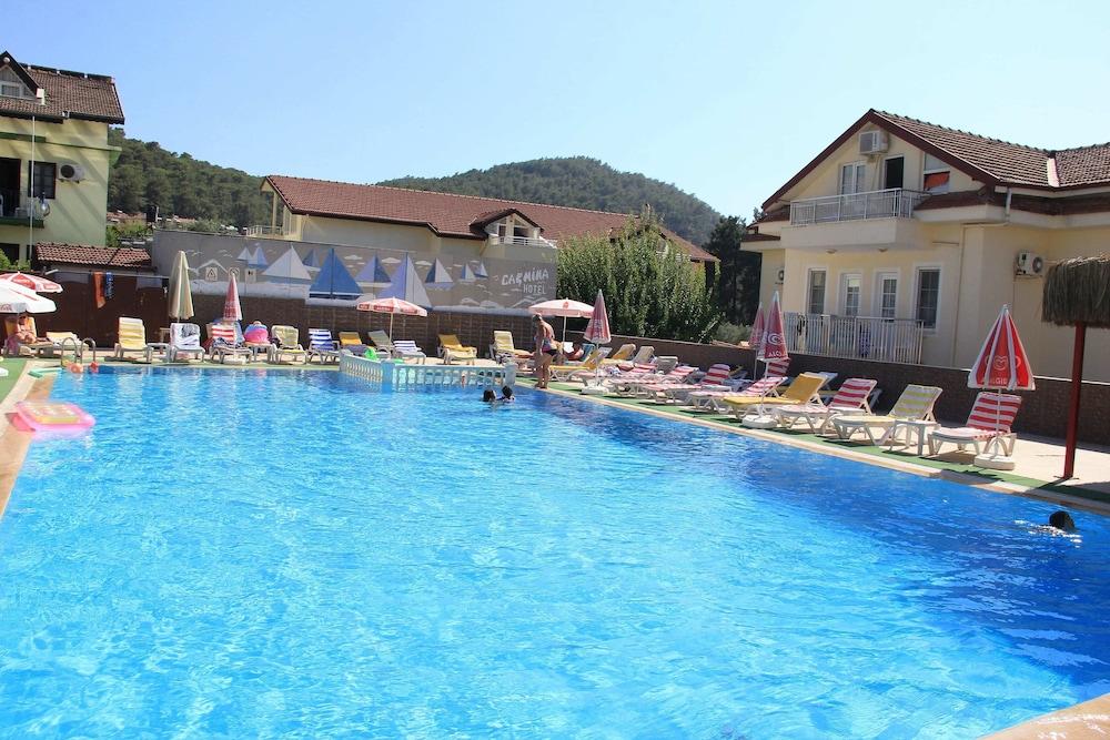 Hotel Carmina 3*