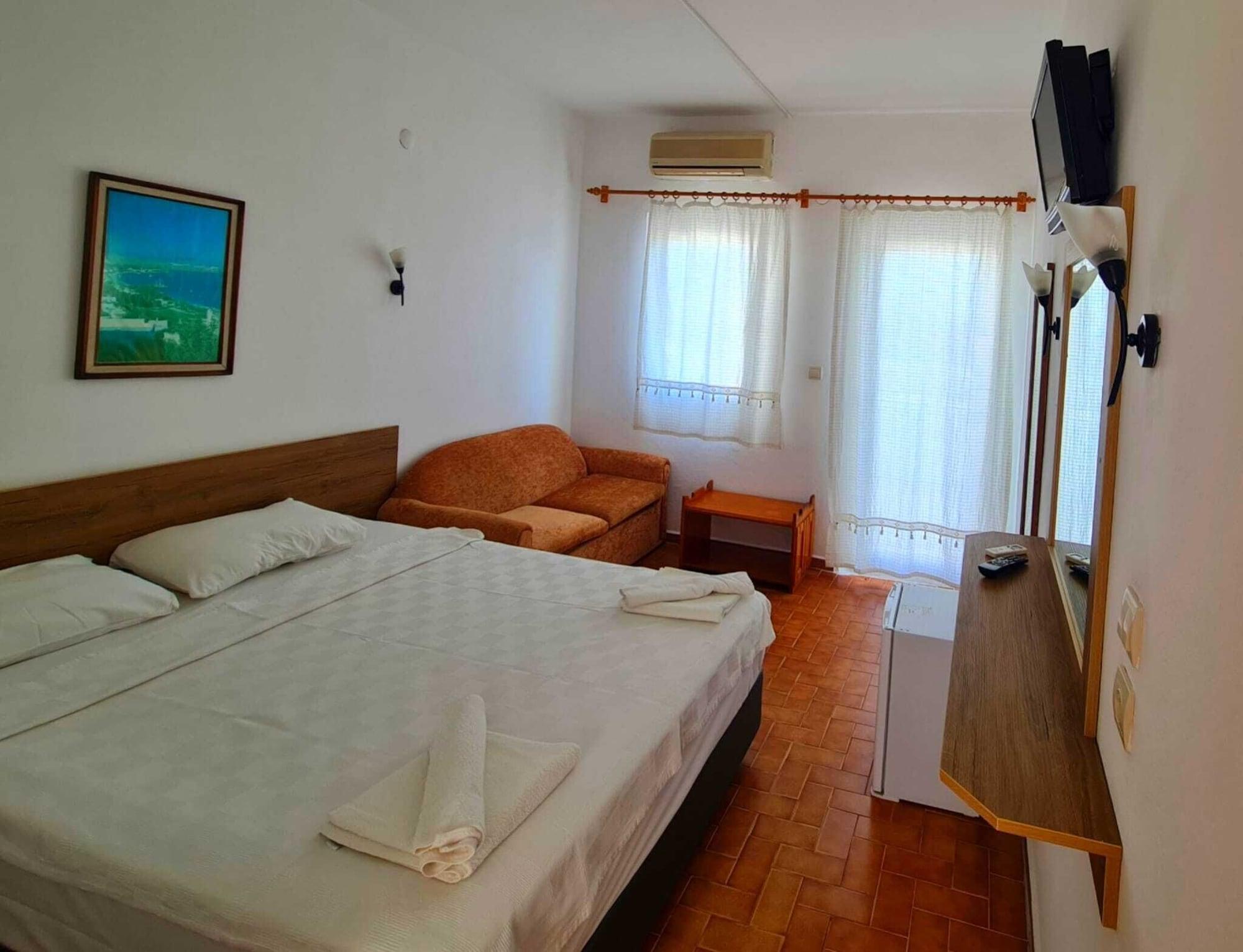 Nagi Hotel 3*