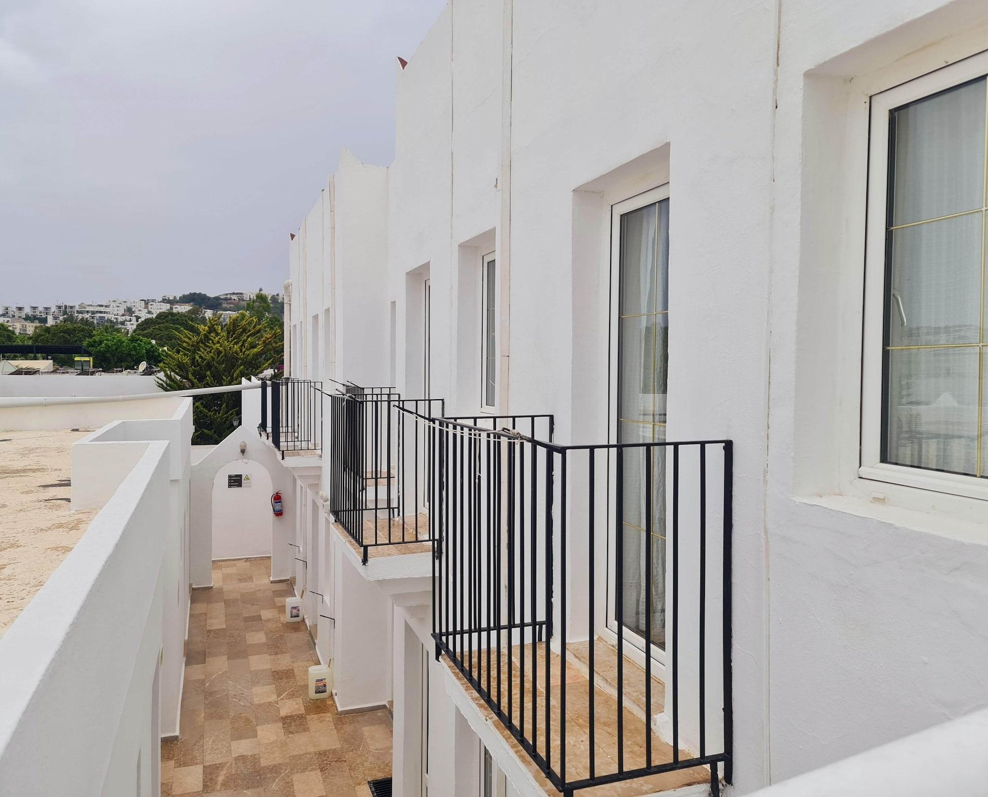 Nagi Hotel 3*