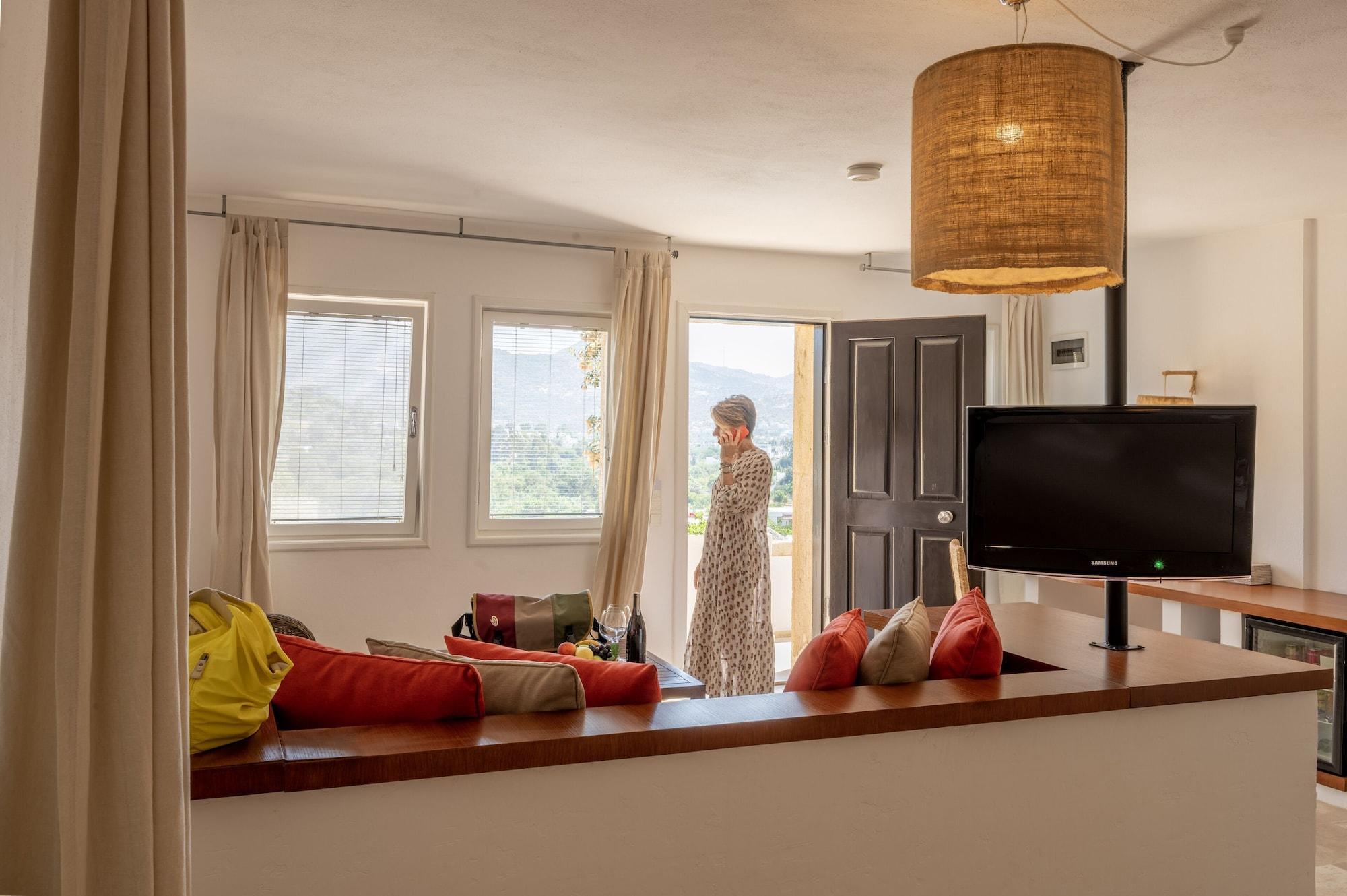 4reasons + Bistro | 12+ Hotel 4*