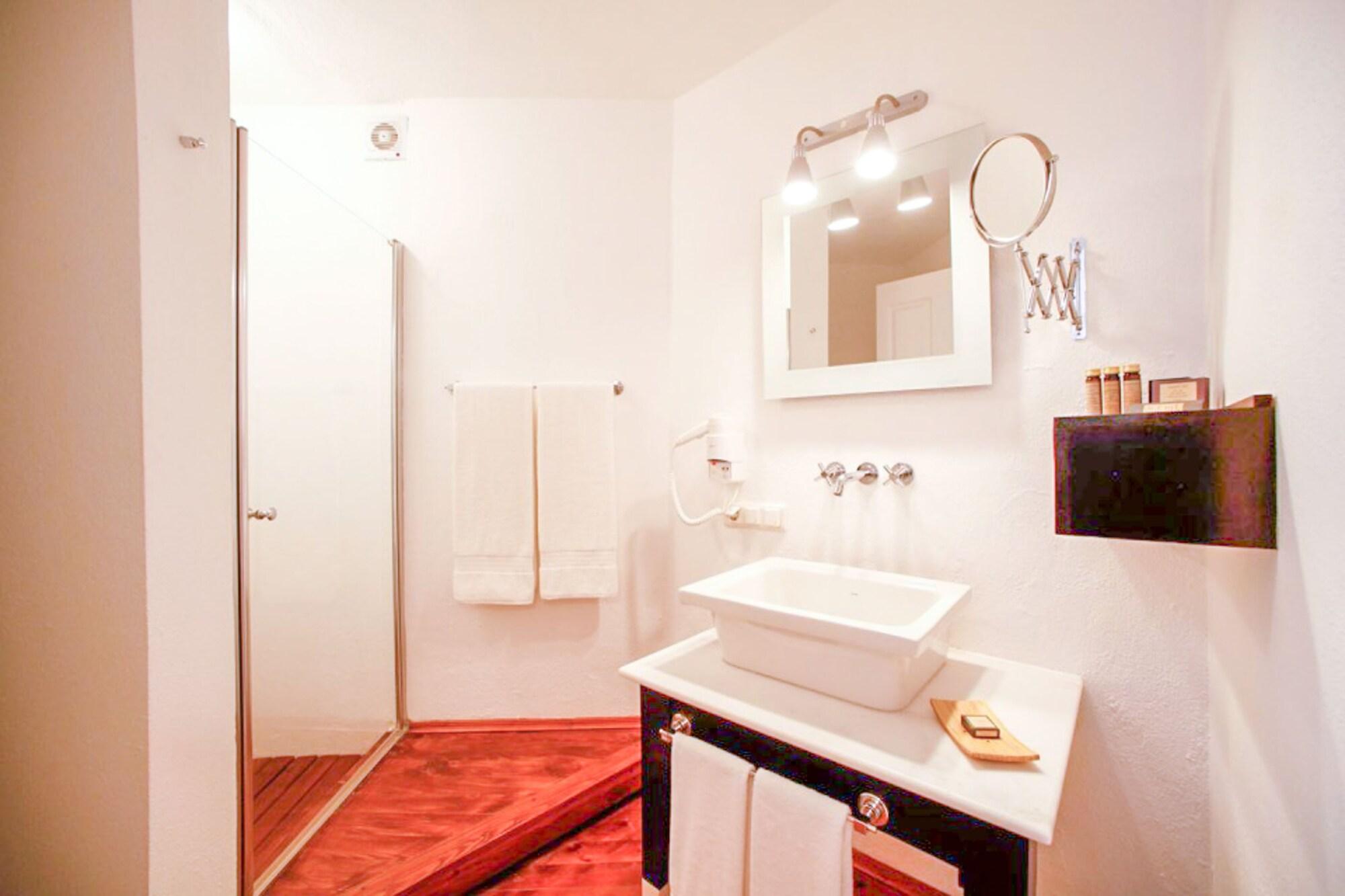 4reasons + Bistro | 12+ Hotel