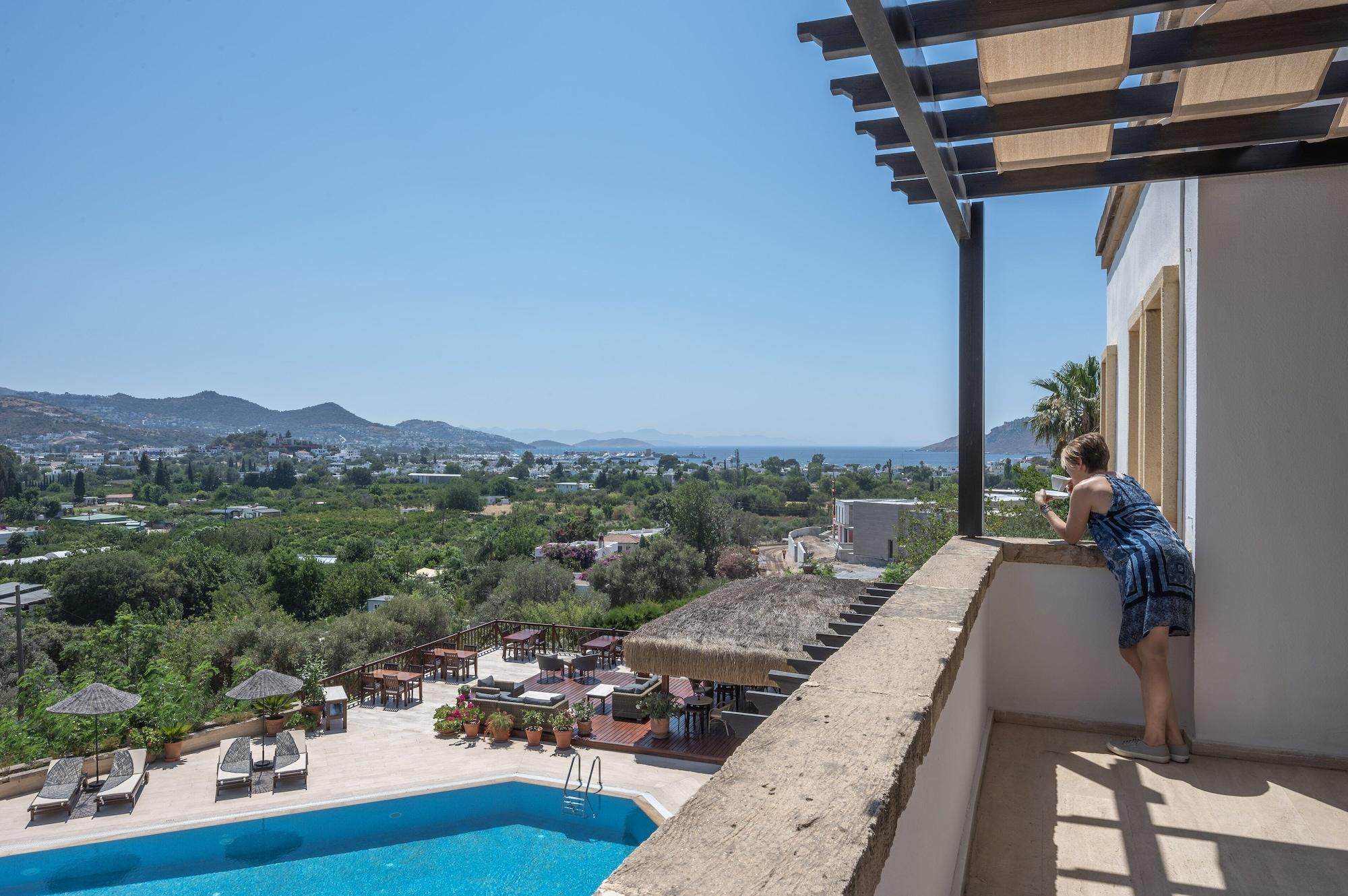4reasons + Bistro | 12+ Hotel Yalikavak