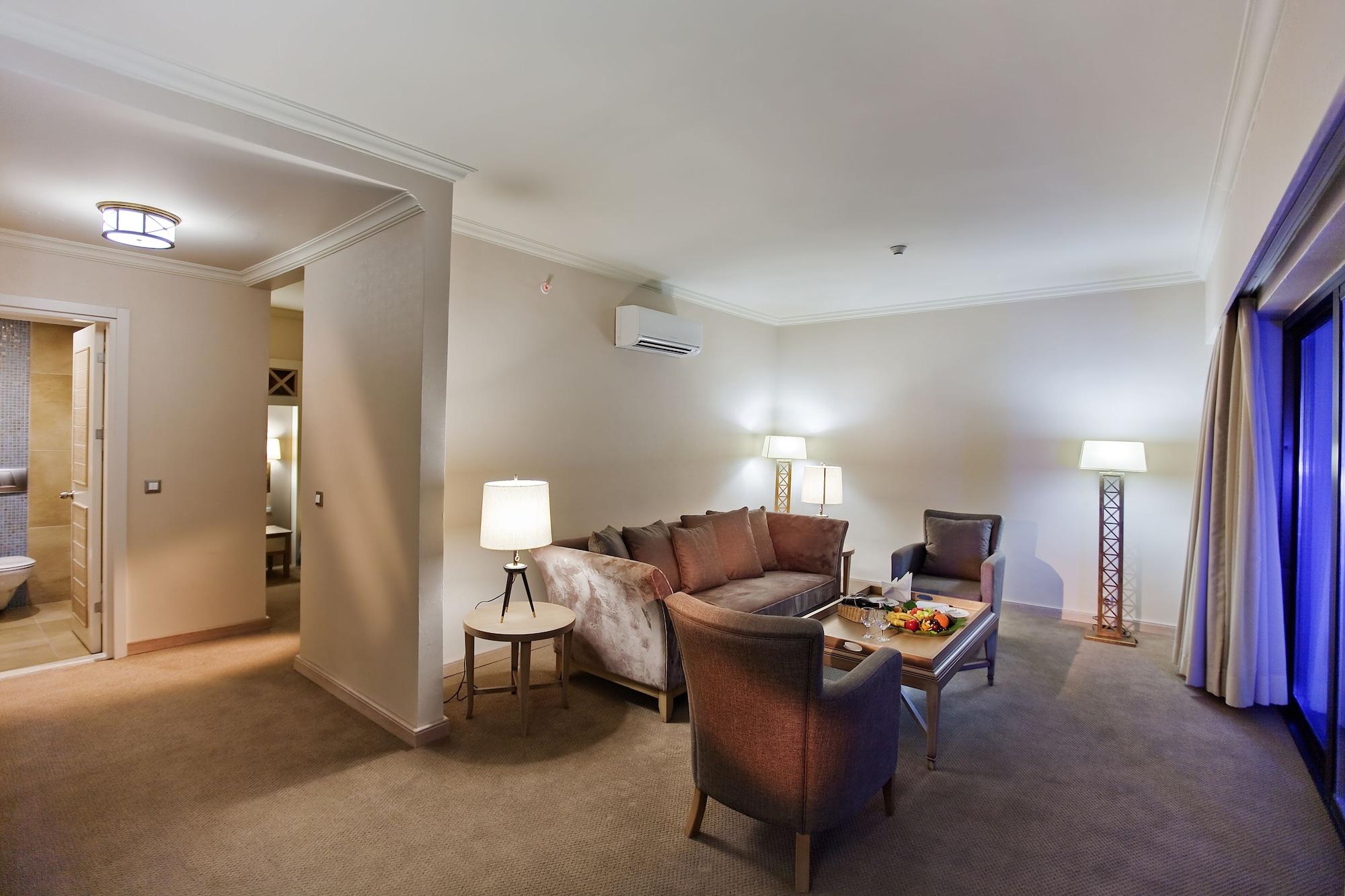 Quadas - Adult Only 4*