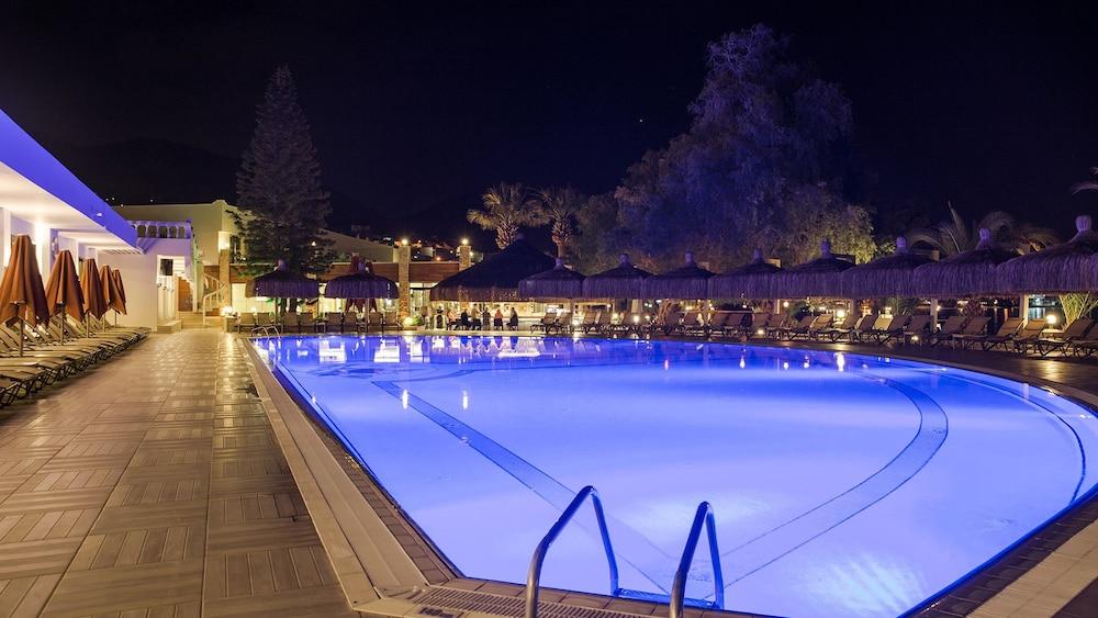 Resort Kadikale Turgutreis