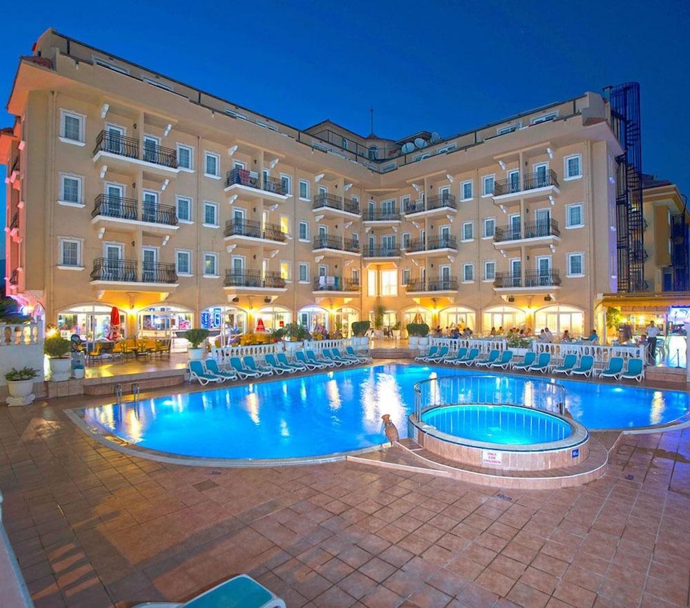 Hotel Sinatra 4*