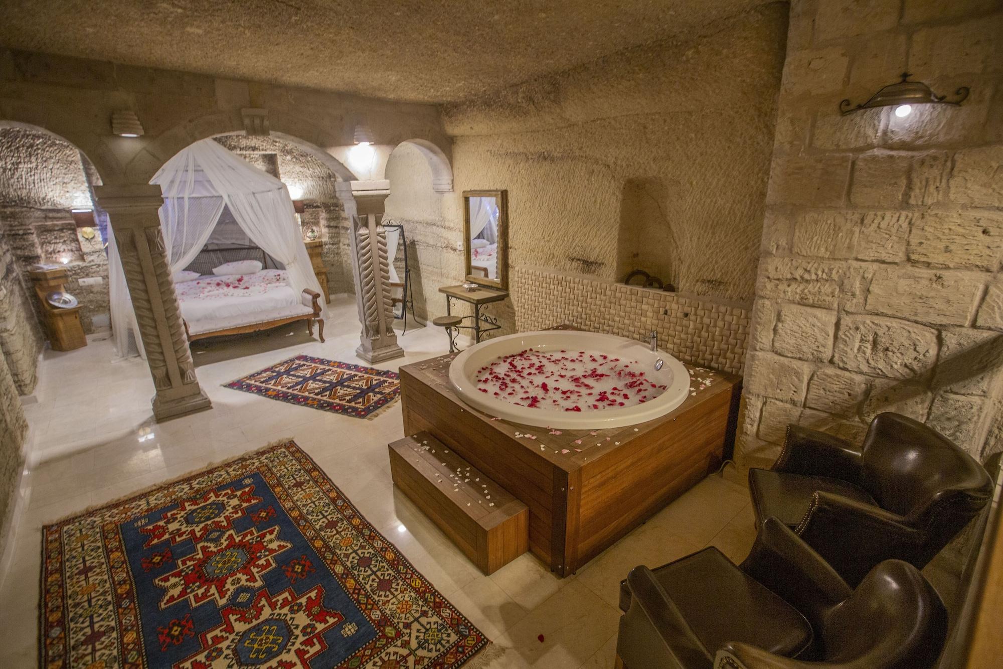 Divan Cave House