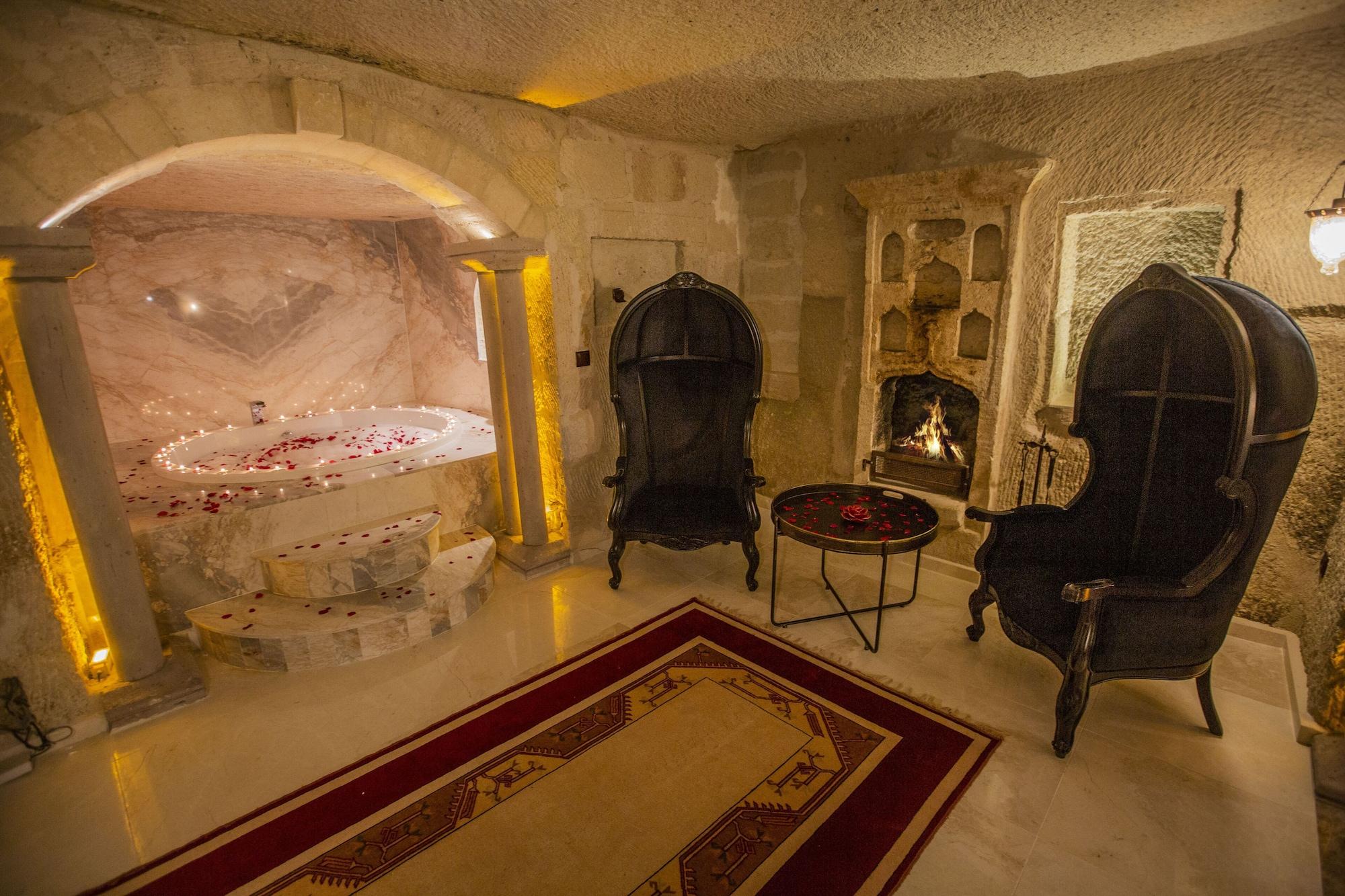 Hotel Divan Cave House 4*