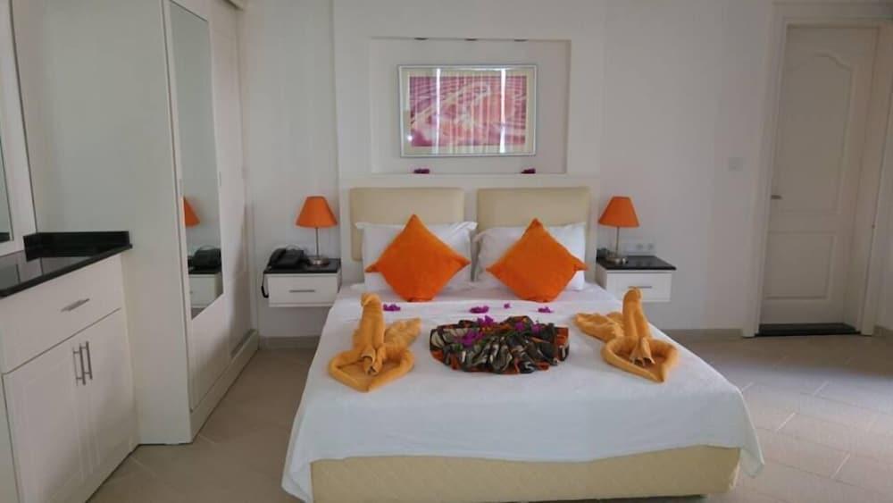 Golden Life Heights Deluxe - Adult Only 4*