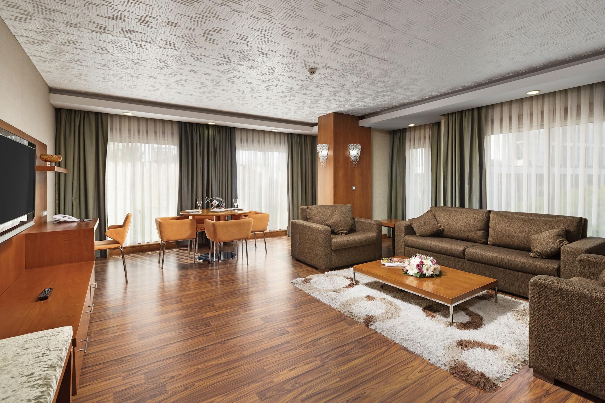 Limak Ambassadore Hotel 4*