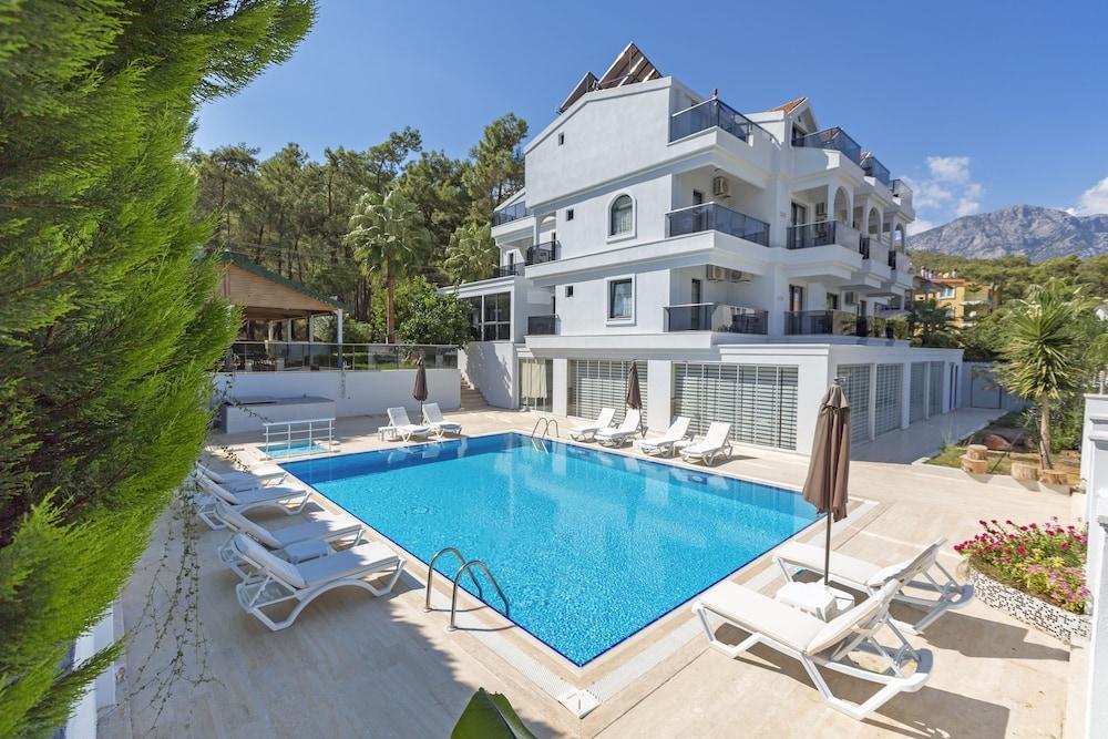 Hotel Forest Park 3*