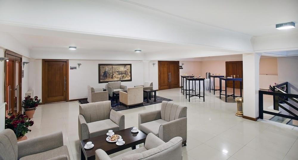 Hotel Crystal &