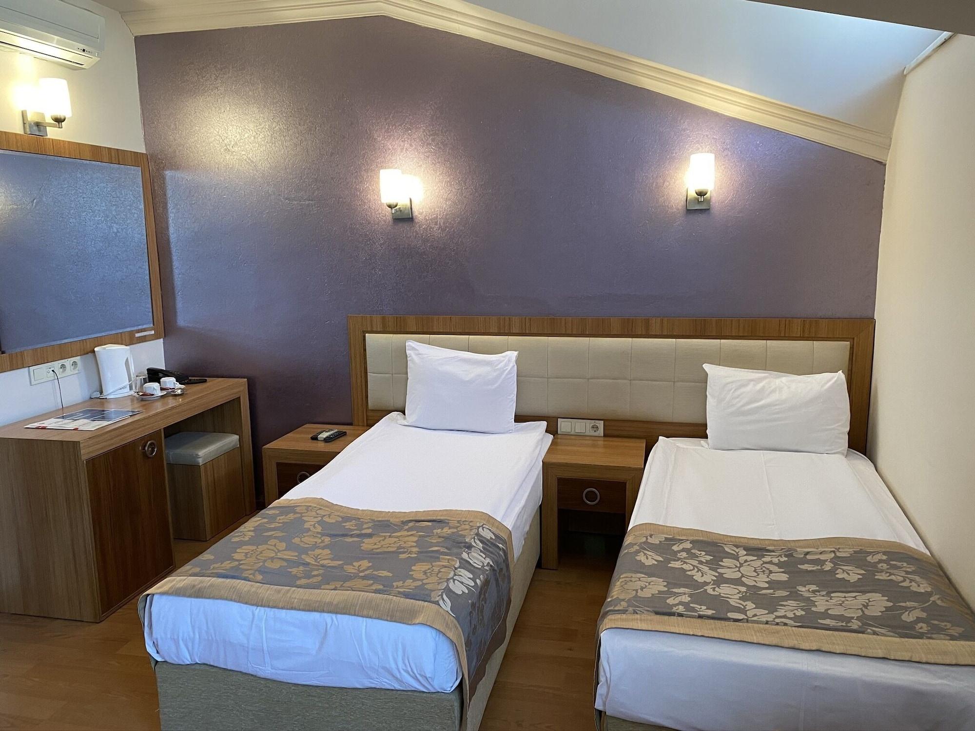 Hotel Grand Anzac 3*
