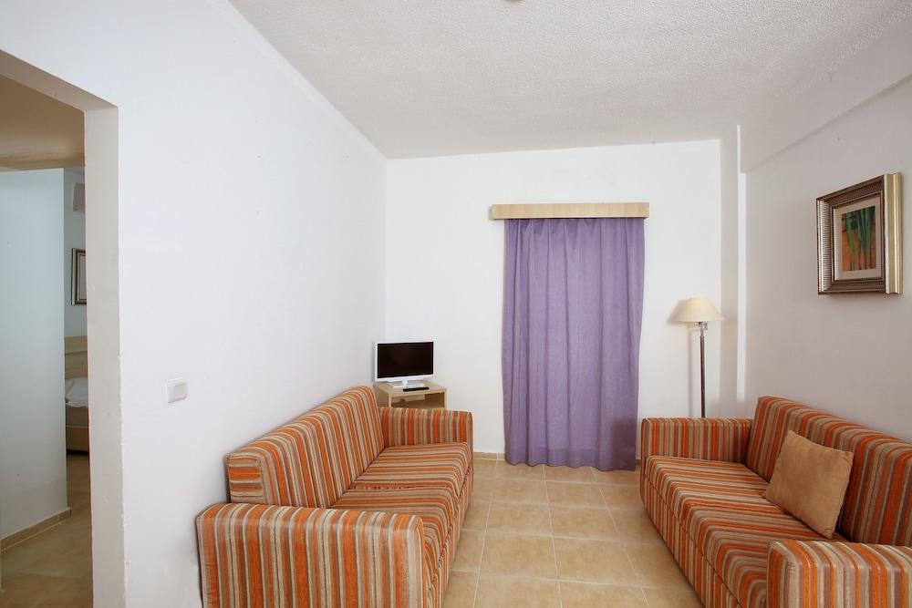 Garden Hotel 3*