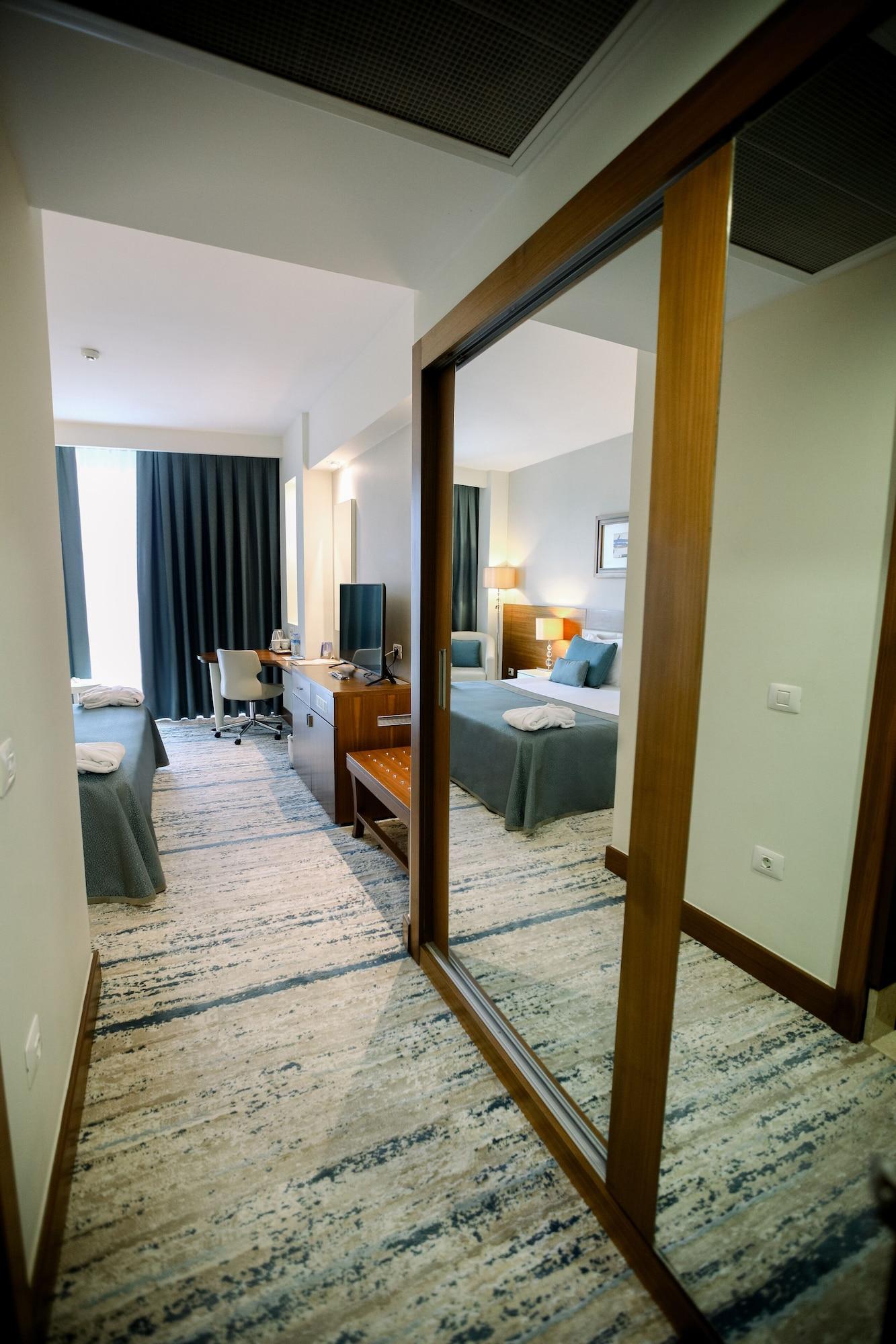 Baia Hotel 5*