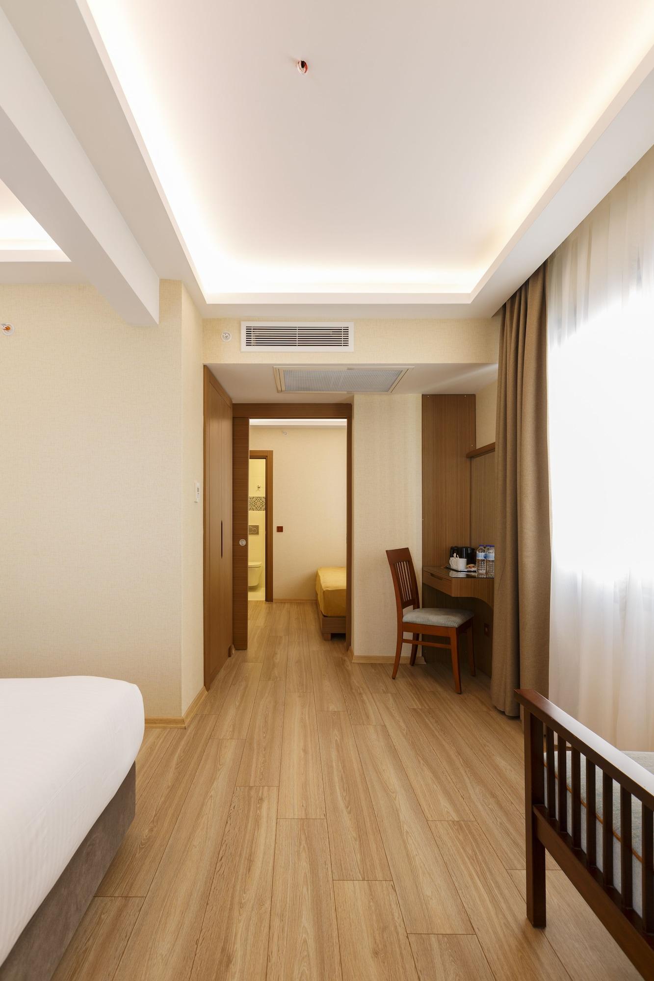 Lalahan Hotel 4*
