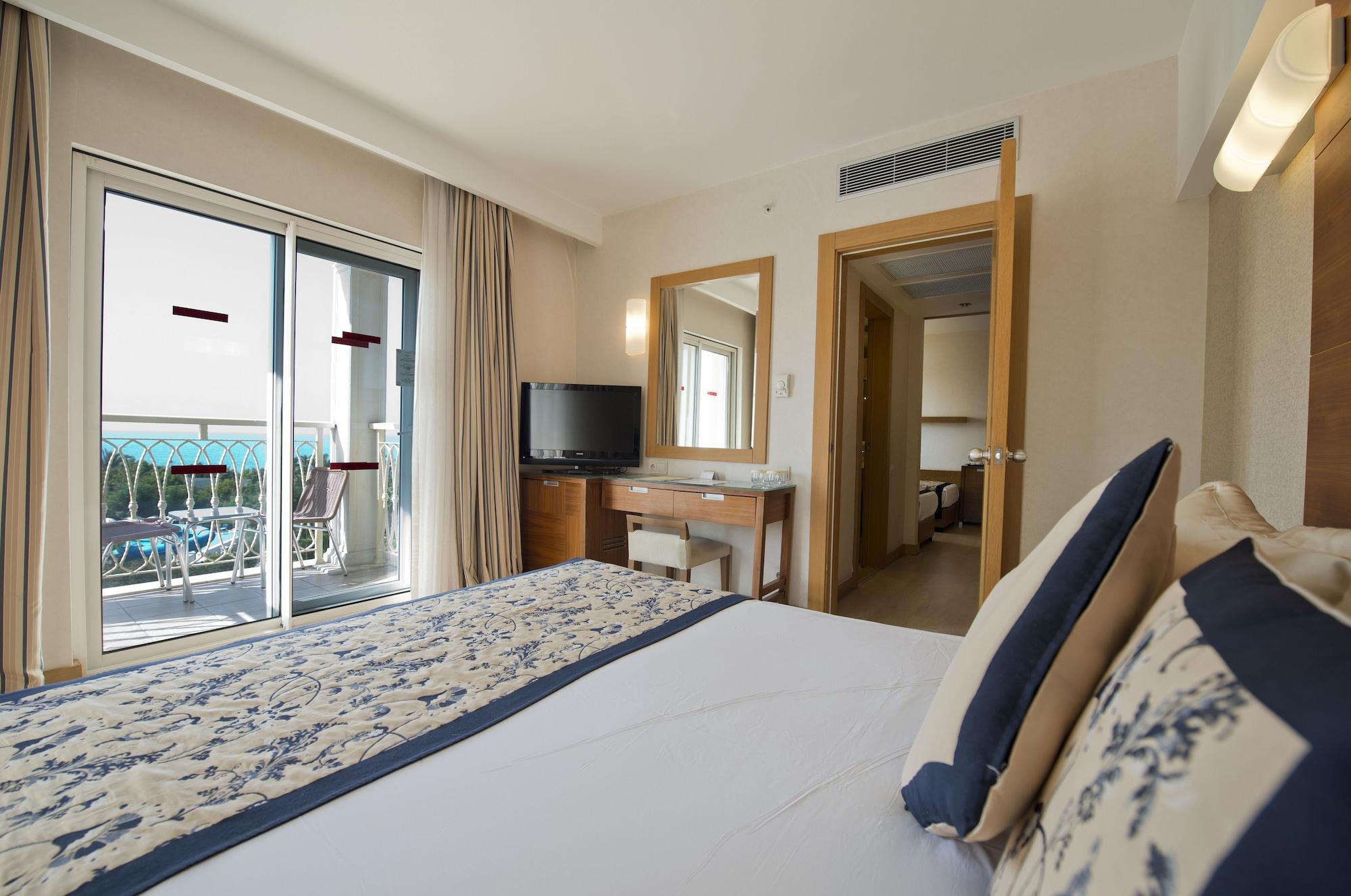 Trendy Aspendos 5*
