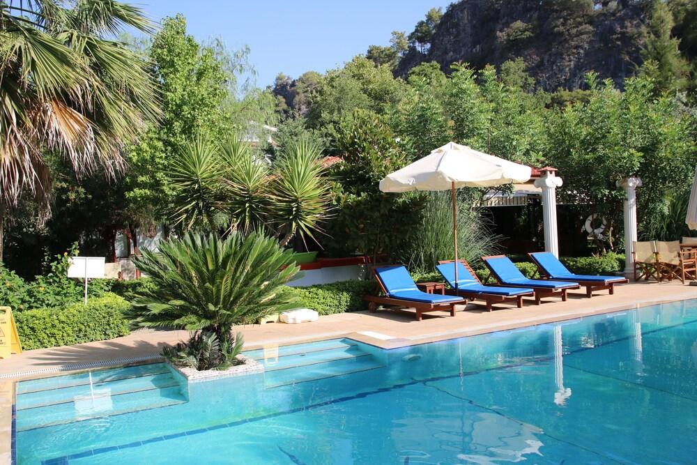 Hotel Dalos 2*