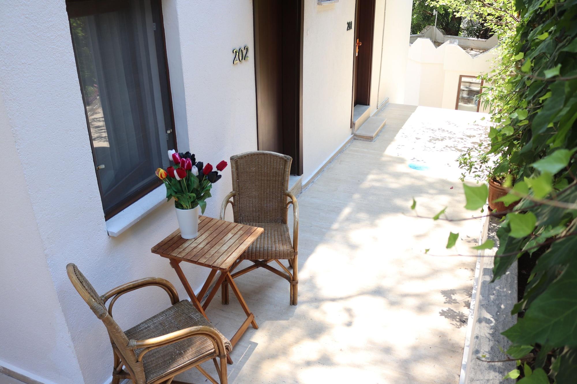 Hotel Eden Pyara