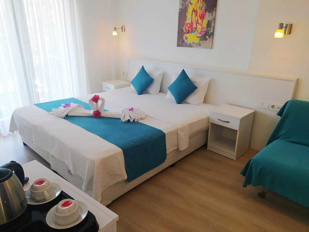 Hotel Alya