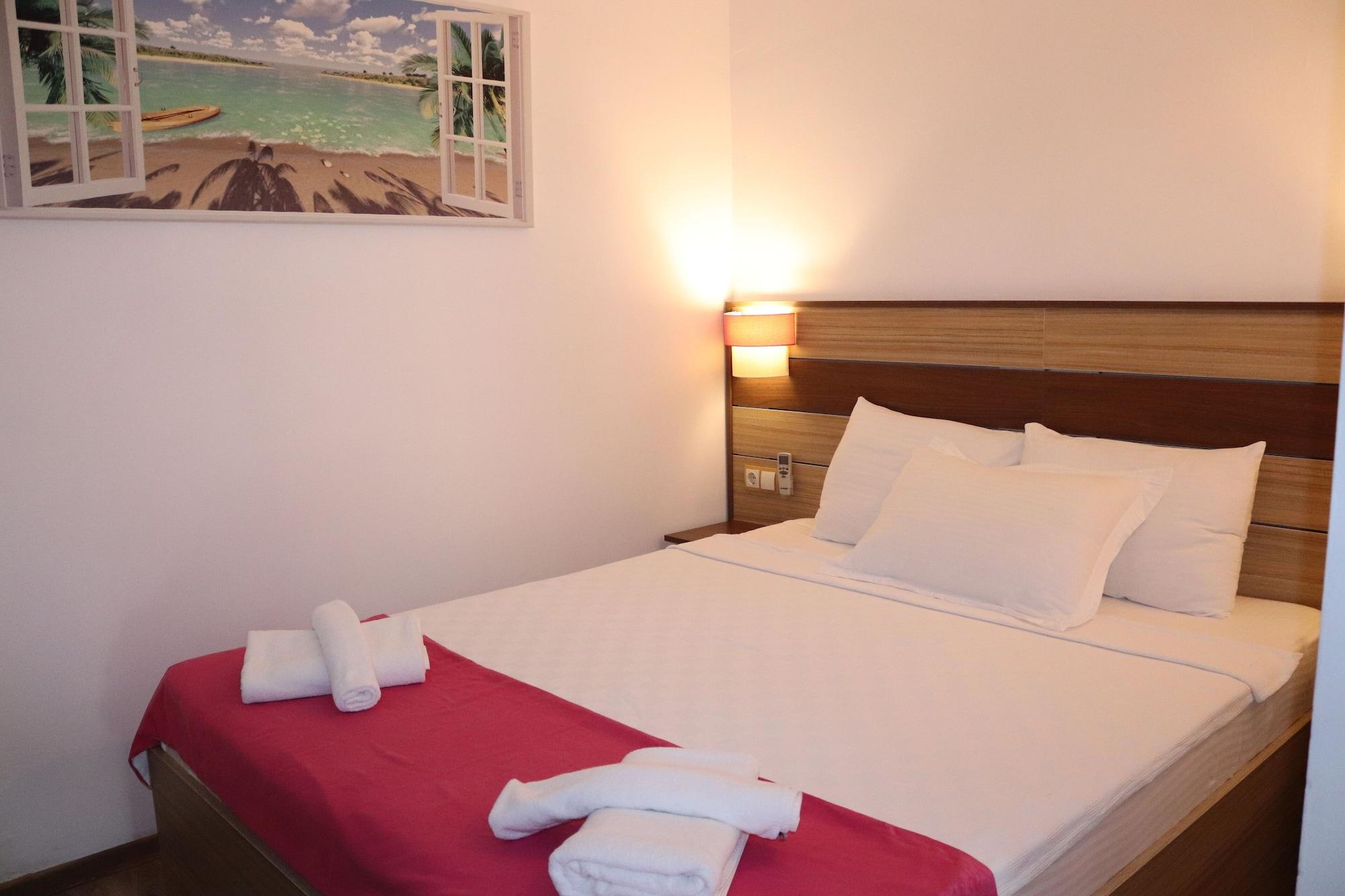 Hotel Eden Pyara