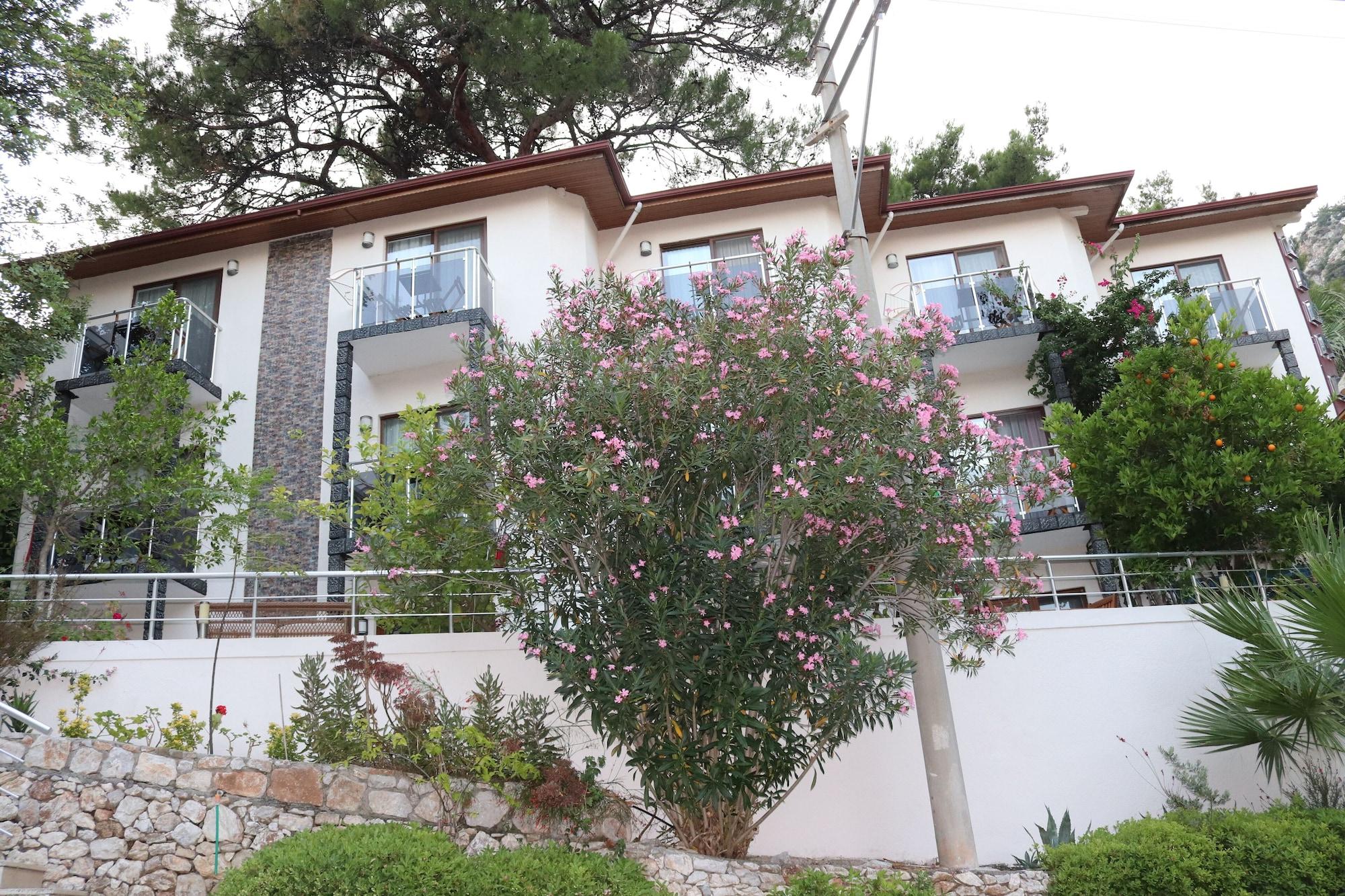 Hotel Eden Pyara