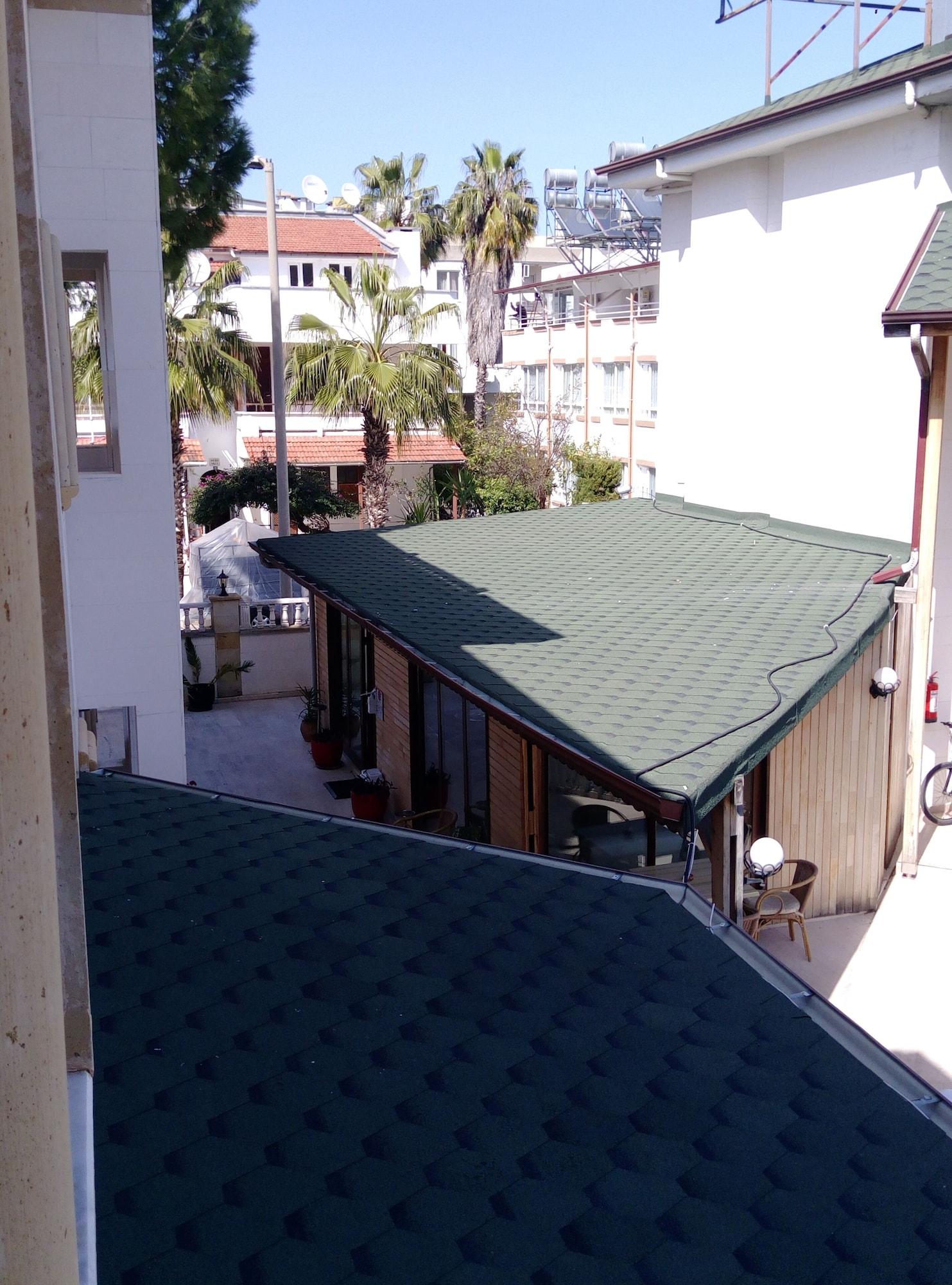 Hotel Dinara