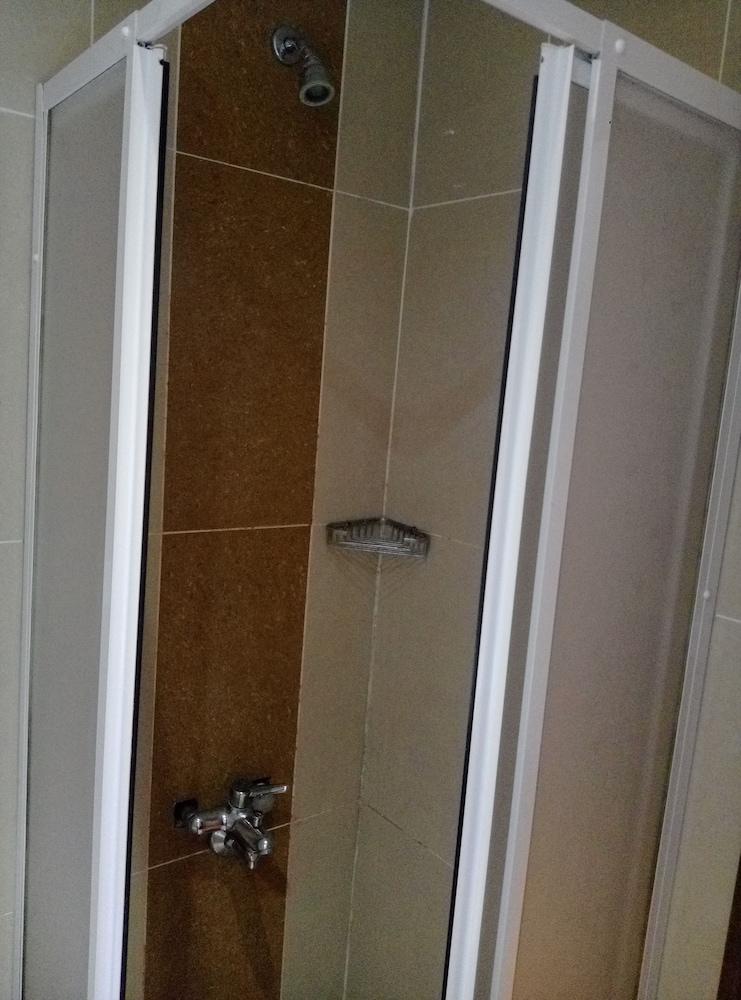 Dinara Hotel
