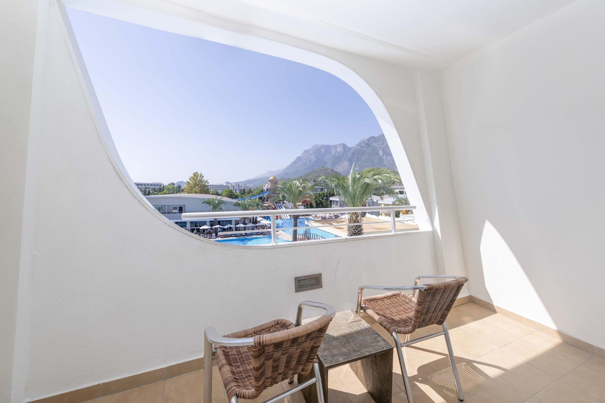 Hotel Transatlantik & 5*