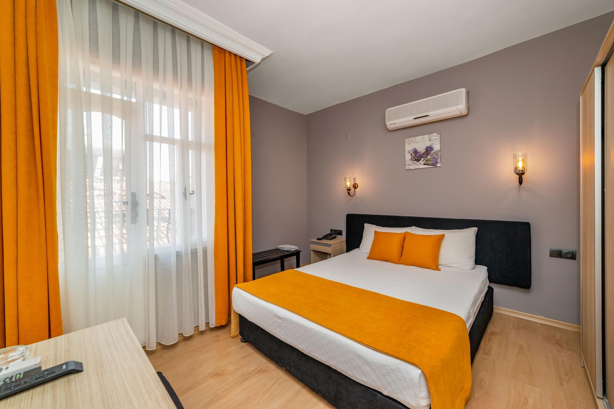 Yasemin Hotel 3*