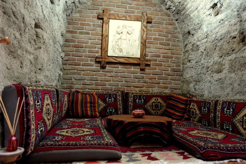 Hotel Divalis