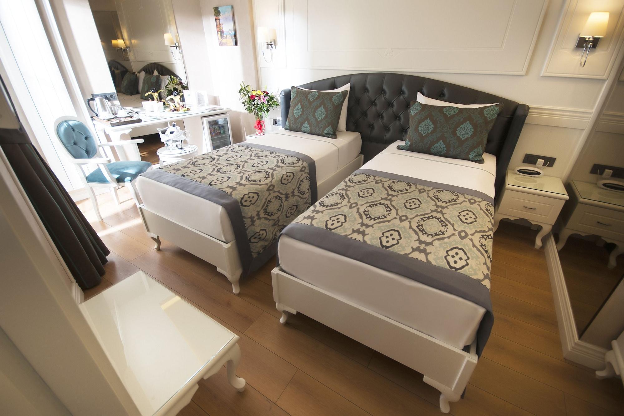 Hotel Antusa Palace & 4*