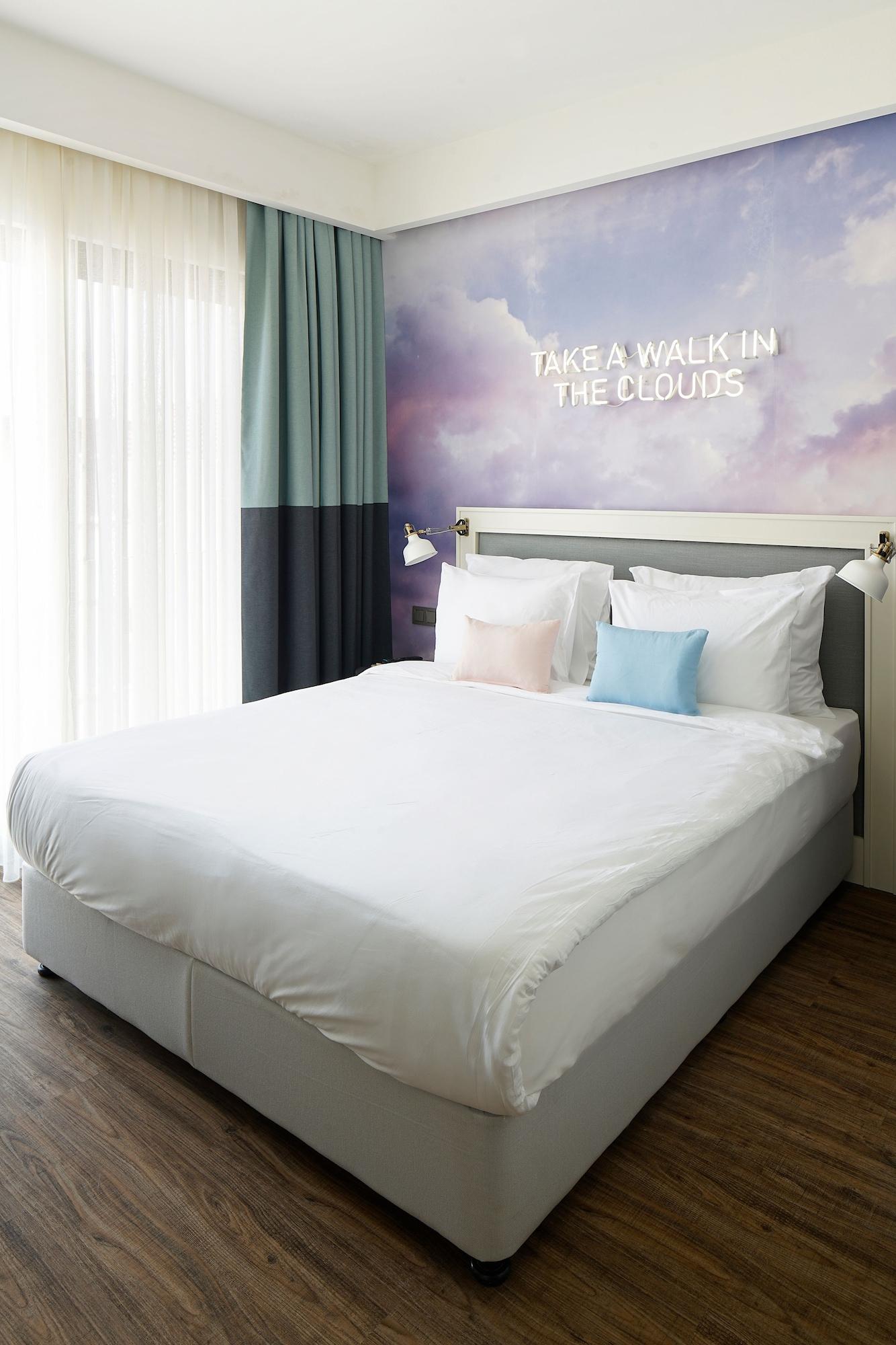 Cloud7 Hotel