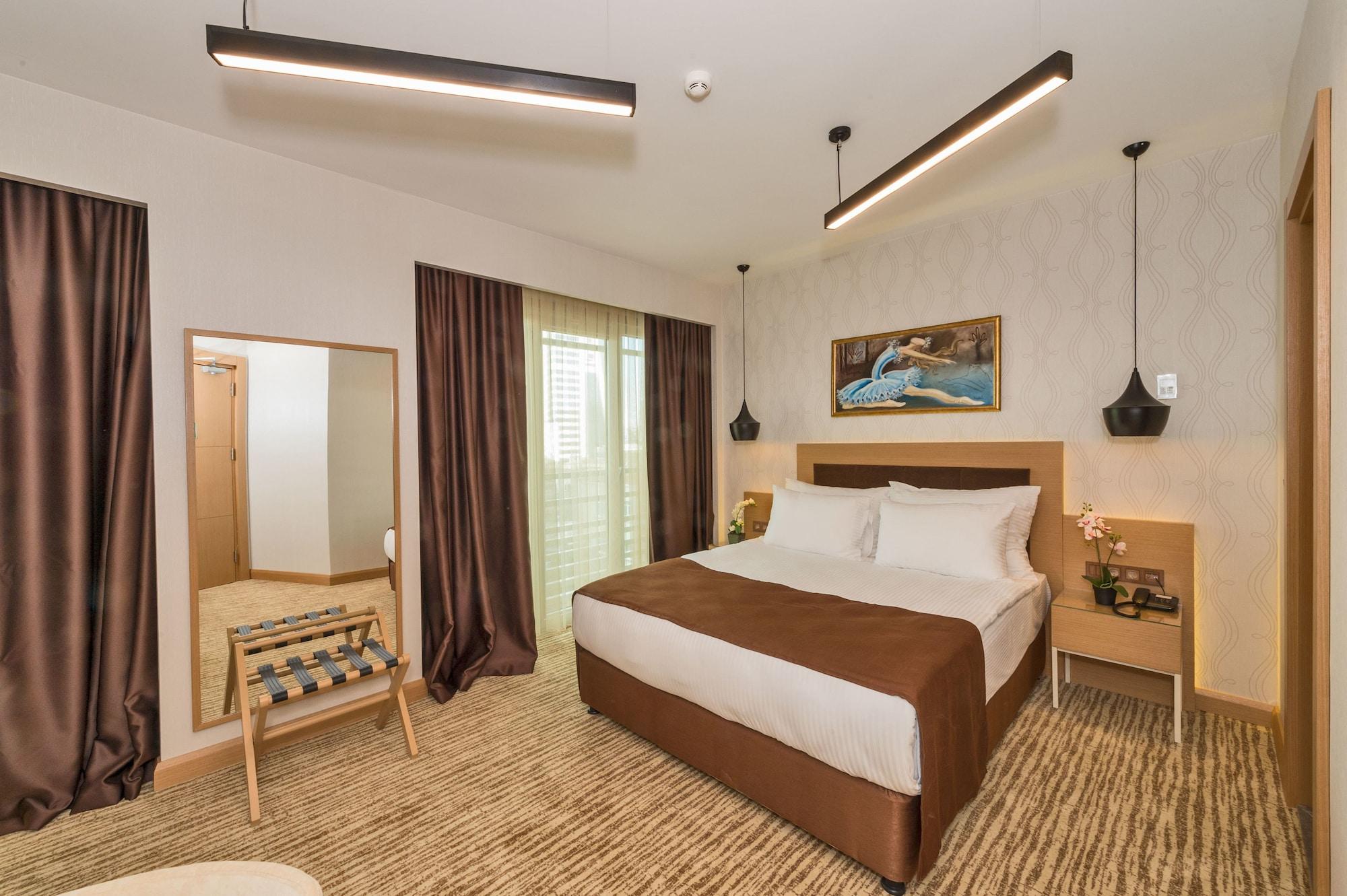 Hotel Boursier 1 & 4*