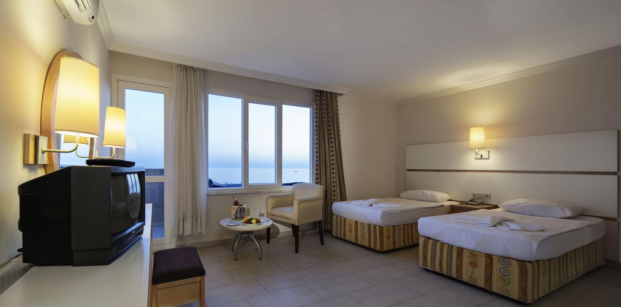 Hotel Larissa Club 4*