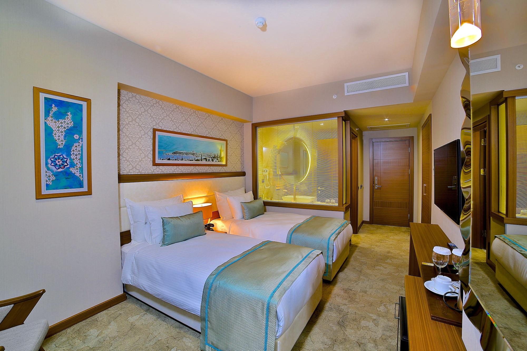 Momento Golden Horn Hotel 4*